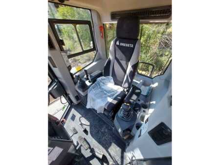 Bulldozer 2022 Dressta TD-15M SERIES2 (11)