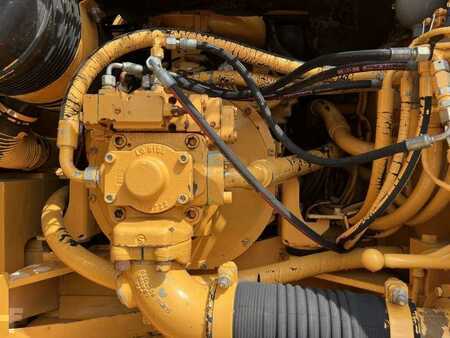 Bæltegraver 2000 Liebherr R904HDSL (32)