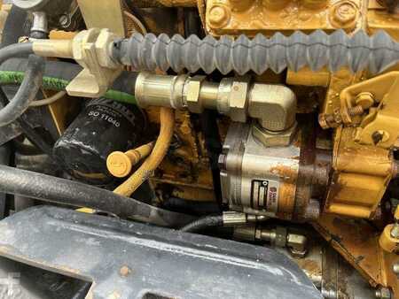 Walce kołkowane 2003 Caterpillar CB225D (33)