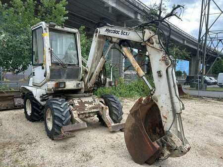 Escavadora de rodas 1993 Mecalac 8CXI (12)
