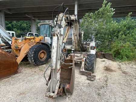 Escavadora de rodas 1993 Mecalac 8CXI (24)