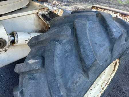 Escavadora de rodas 1993 Mecalac 8CXI (36)