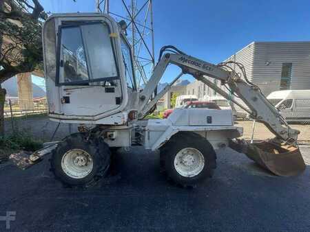 Escavadora de rodas 1993 Mecalac 8CXI (41)