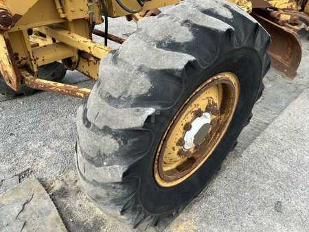 Livellatrici 1984 Caterpillar 120G (13)