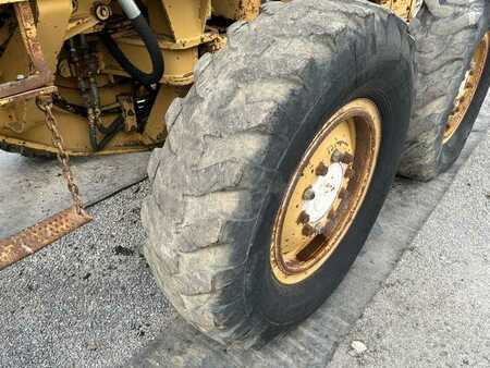 Livellatrici 1984 Caterpillar 120G (15)