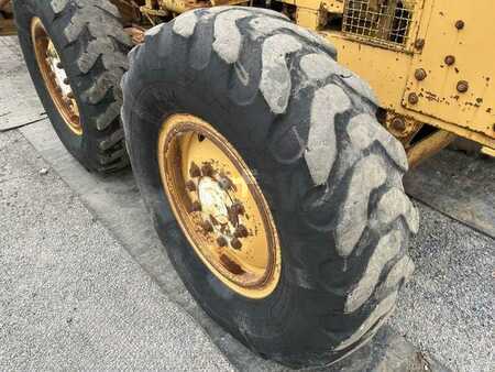 Livellatrici 1984 Caterpillar 120G (18)