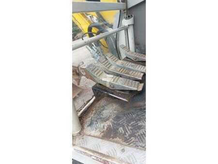 Annet 2006 MENZI MUCK A91MOBIL (9)