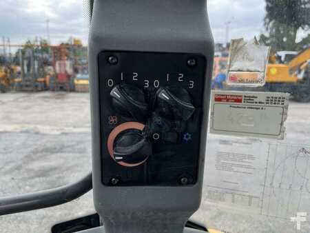 Overige 2008 Volvo BL71+ POWERSHIFT (44)