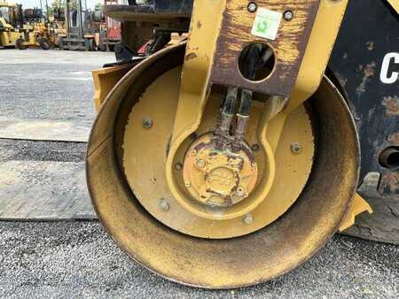 Walce gładkie 2004 Caterpillar CB-224E (12)