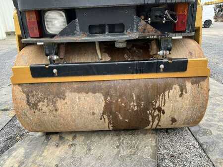 Walce gładkie 2004 Caterpillar CB-224E (18)