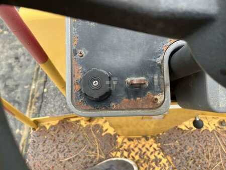 Walce gładkie 2004 Caterpillar CB-224E (41)