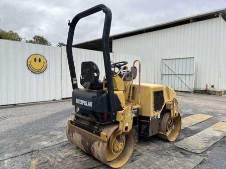 Walce gładkie 2004 Caterpillar CB-224E (7)