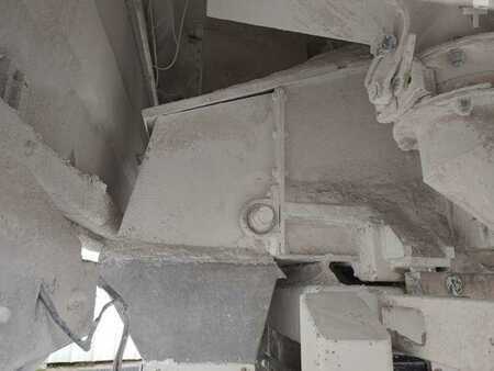 Outro 2004 Unimog UNIMOG U500 (27)