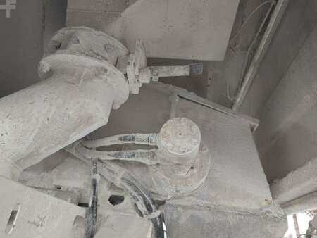 Outro 2004 Unimog UNIMOG U500 (28)