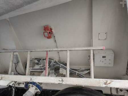 Outro 2004 Unimog UNIMOG U500 (36)