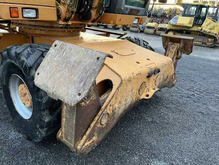 Escavadora de rodas 2005 Case WX185 (20)