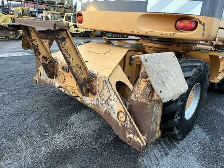 Escavadora de rodas 2005 Case WX185 (21)