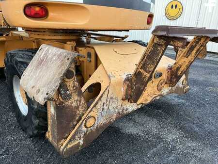 Escavadora de rodas 2005 Case WX185 (22)