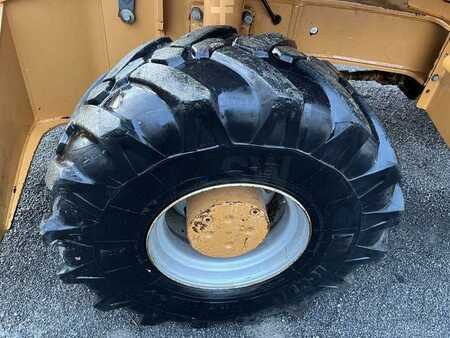 Escavadora de rodas 2005 Case WX185 (24)