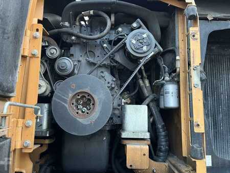 Escavadora de rodas 2005 Case WX185 (34)