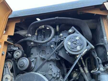 Escavadora de rodas 2005 Case WX185 (35)