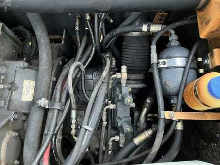 Escavadora de rodas 2005 Case WX185 (37)