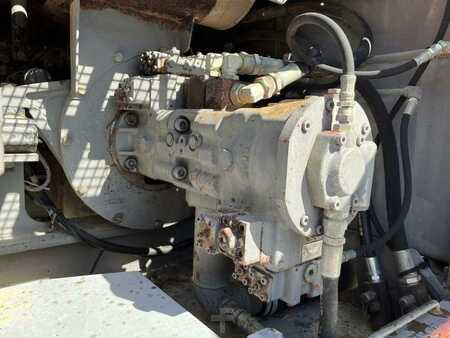 Bæltegraver 1987 Hitachi UH073 (28)