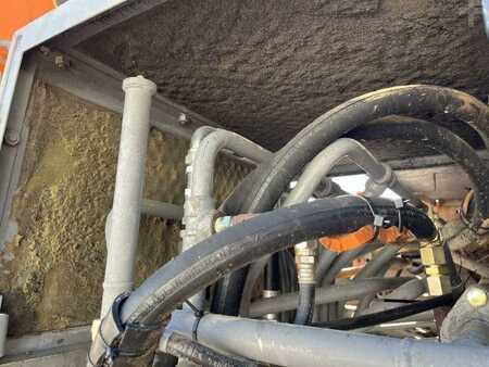 Bæltegraver 1987 Hitachi UH073 (32)