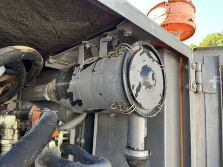 Bæltegraver 1987 Hitachi UH073 (33)