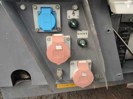 Other 2011 Atlas Copco XAS67 (16)