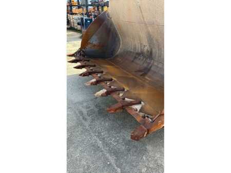 Chargeuse sur pneus 2015 Caterpillar 962K (10)