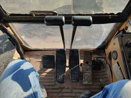 Lánctalpas kotrógép 1993 Caterpillar E120B (47)