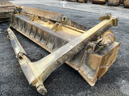 Bulldozere 2013 Caterpillar D6T LGP (11)