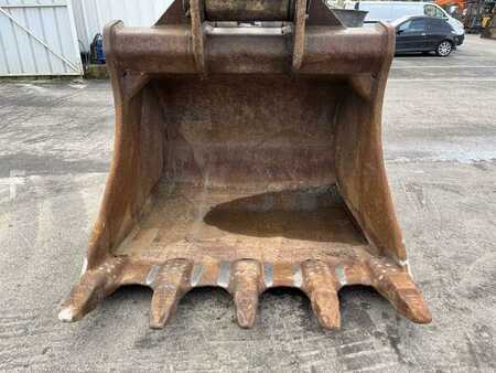 Koparki do wyburzeń 1990 Hitachi EX400LC (18)