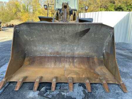 Chargeuse sur pneus 2002 Caterpillar 966G (11)