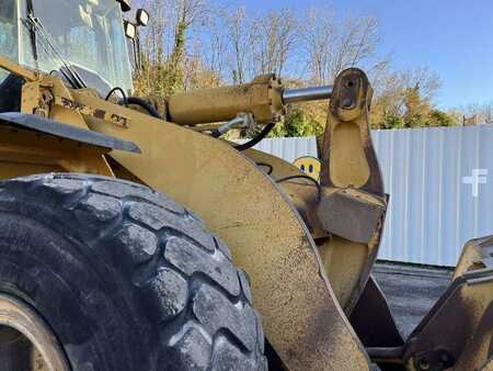 Chargeuse sur pneus 2002 Caterpillar 966G (15)