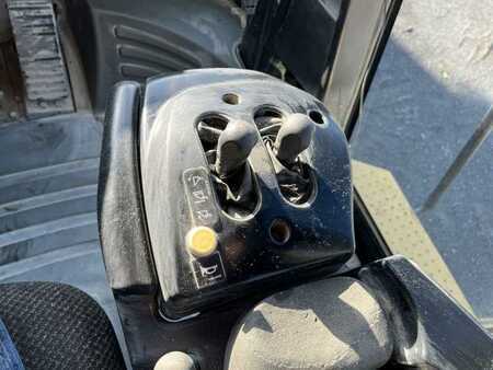 Chargeuse sur pneus 2002 Caterpillar 966G (38)