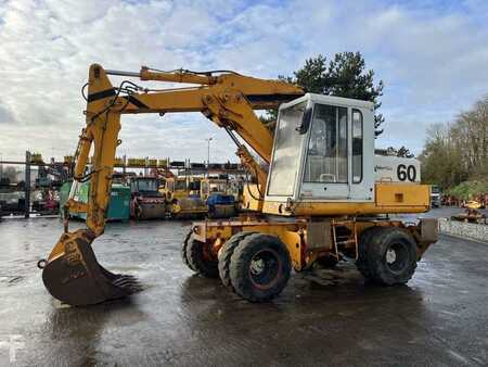 Mobiele graafmachines 1982 Poclain P60 (3)