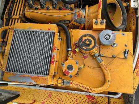 Mobiele graafmachines 1982 Poclain P60 (33)