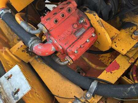 Mobiele graafmachines 1982 Poclain P60 (38)