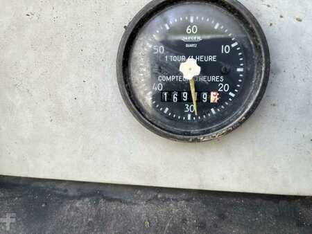 Mobiele graafmachines 1982 Poclain P60 (49)