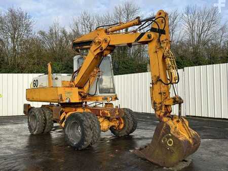 Mobiele graafmachines 1982 Poclain P60 (8)