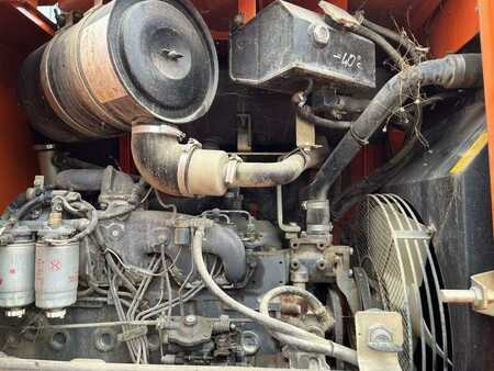 Chargeuse sur pneus 2000 Hitachi W130A (28)