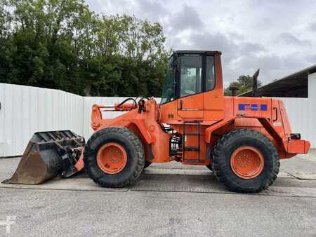 Chargeuse sur pneus 2000 Hitachi W130A (3)