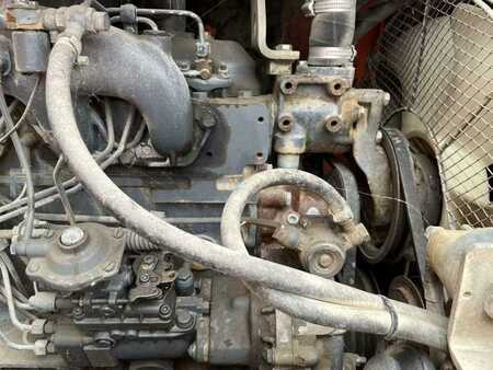 Chargeuse sur pneus 2000 Hitachi W130A (30)