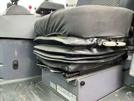 Chargeuse sur pneus 2000 Hitachi W130A (47)