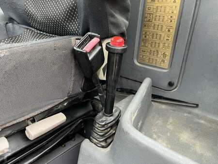 Chargeuse sur pneus 2000 Hitachi W130A (48)