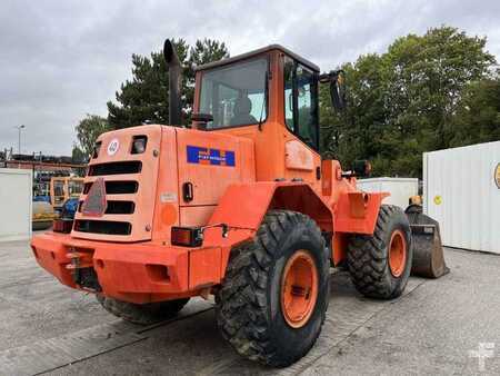 Chargeuse sur pneus 2000 Hitachi W130A (5)