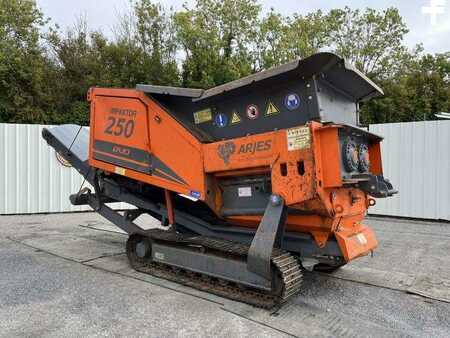 Ostatní 2021 [div] IMPAKTOR 250 EVO (5)