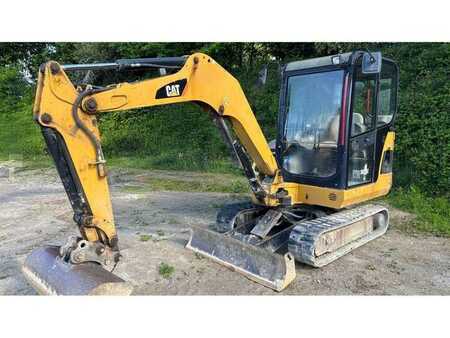 Mini excavadoras 2012 Caterpillar 302.5C (1)